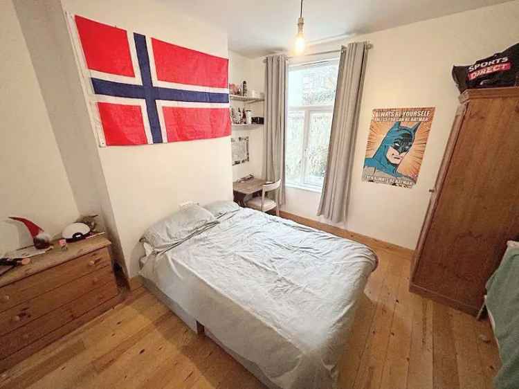5 Bedroom House Brighton Students 2 Bathrooms Games Room