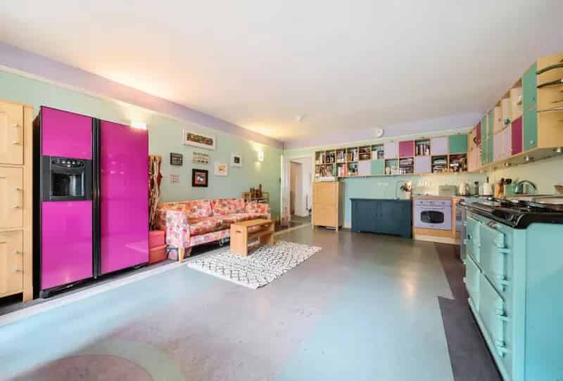 3 Bedroom Ground Floor Garden Flat for Sale