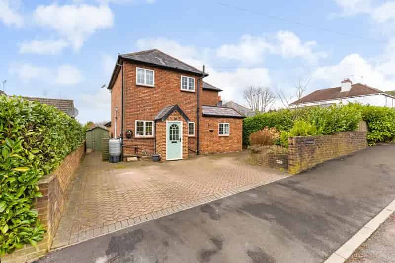 5 Bedroom Detached House for Sale in Surrey