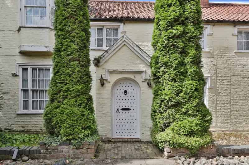 Grade II Listed 6 Bed House Requiring Refurbishment 16 Acres