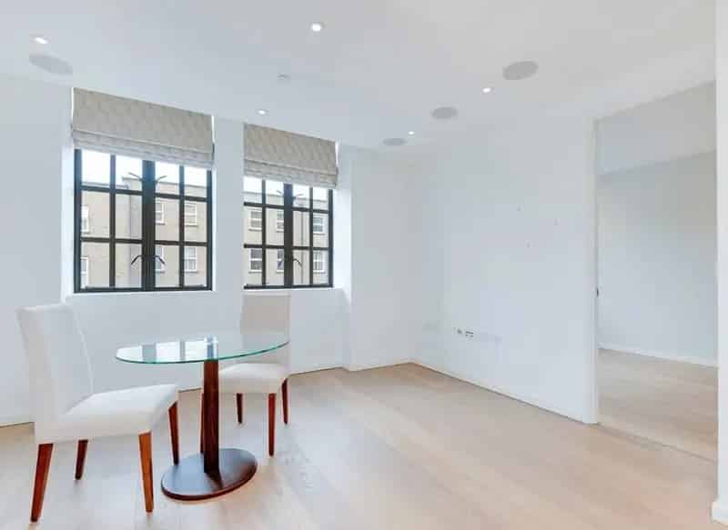 Stylish 1-Bedroom Apartment with Concierge in Modern Development