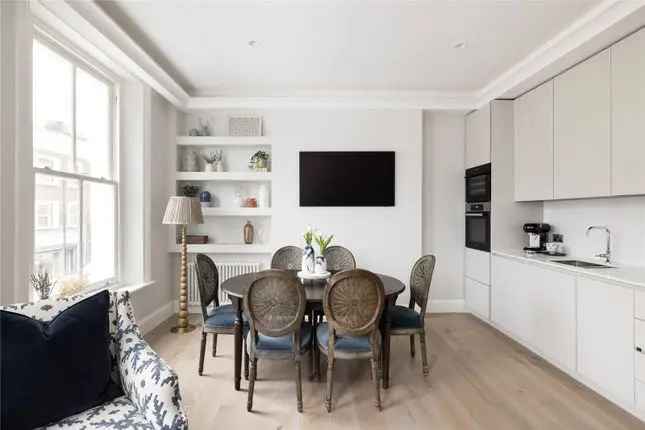 Flat for sale in Kensington Park Road, London. W11