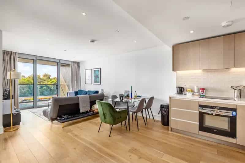 1 Bedroom Apartment Battersea SW11 - Modern Amenities & Transport