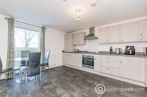 2 Bedroom Furnished Flat Aberdeen - Spacious Open Plan Living