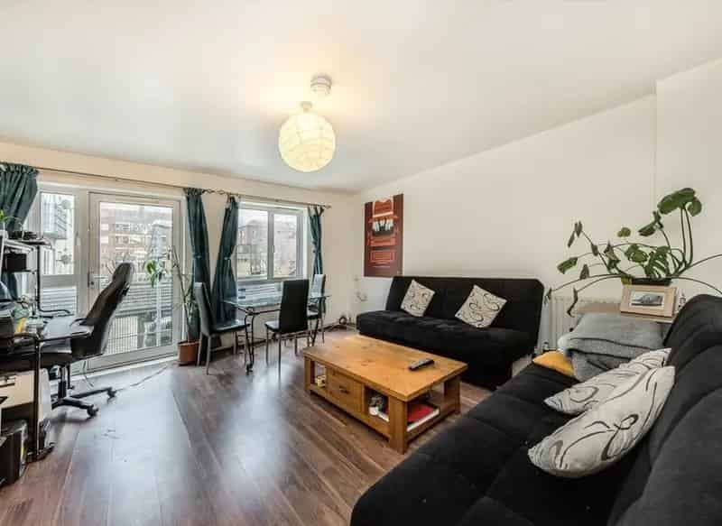 Four Double Bedroom Townhouse Garden Place