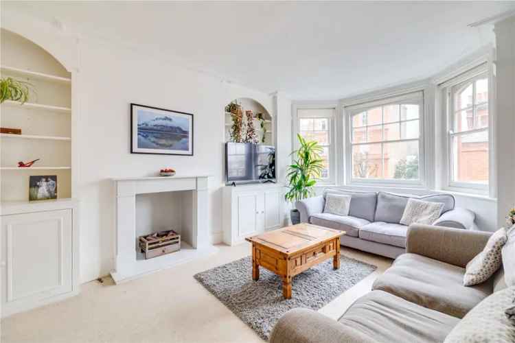 2 Bedroom Flat Bury Triangle London