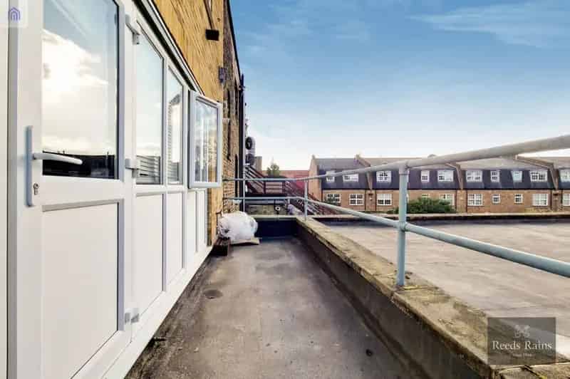 2 bedroom  Flat for sale, London, SE17