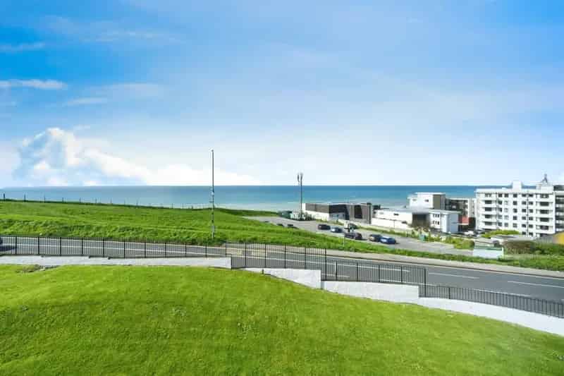 Sea View Flat Rottingdean 2 Beds Allocated Parking No Onward Chain