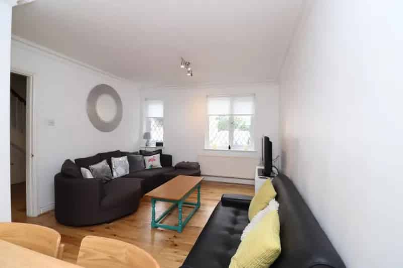 3 Bedroom Semi-Detached House to Rent