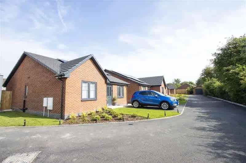 3 Bed Detached Bungalow For Sale - Solar Panels - Ready to Move In