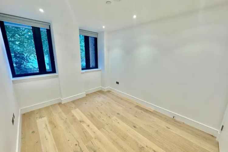 2 Double Bed Flat Secure Building Zero Deposit Option Available