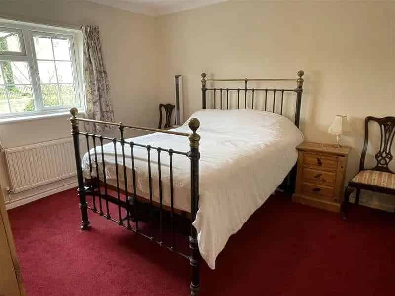 5 Bedroom Detached House with Annexe For Sale