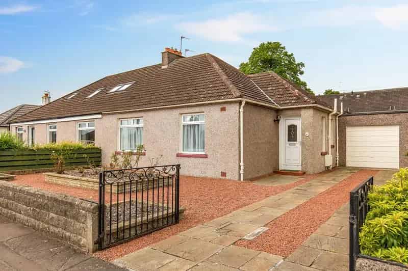 3 Bedroom Semi Detached Bungalow For Sale