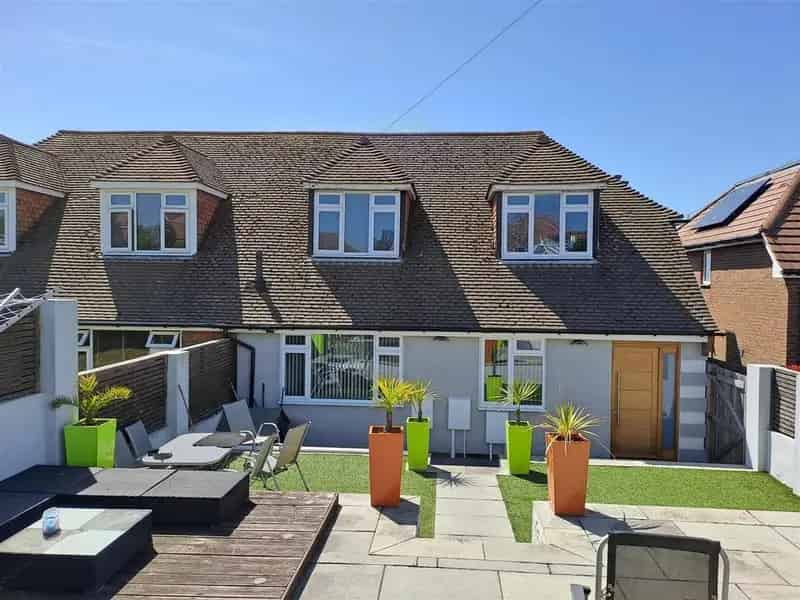 3 Bedroom Maisonette for Sale