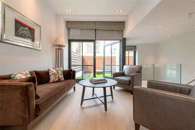 Terraced house to rent in Montpelier Square, Knightsbridge, London SW7