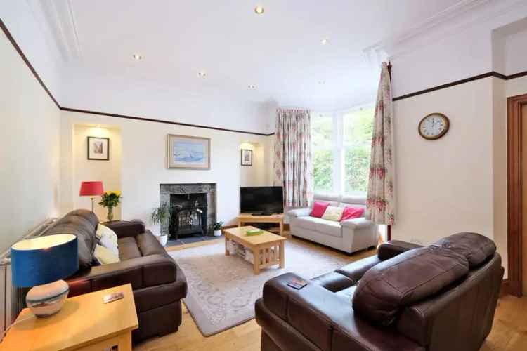 Cults Detached House: Period Features & Modern Amenities
