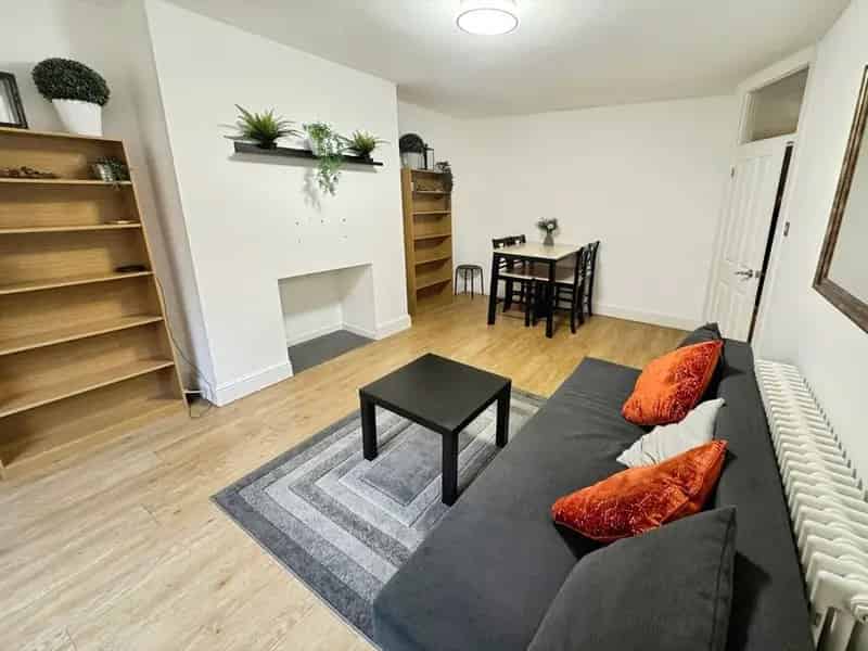 2 Bedroom Flat to Rent Near Finsbury Park London N4