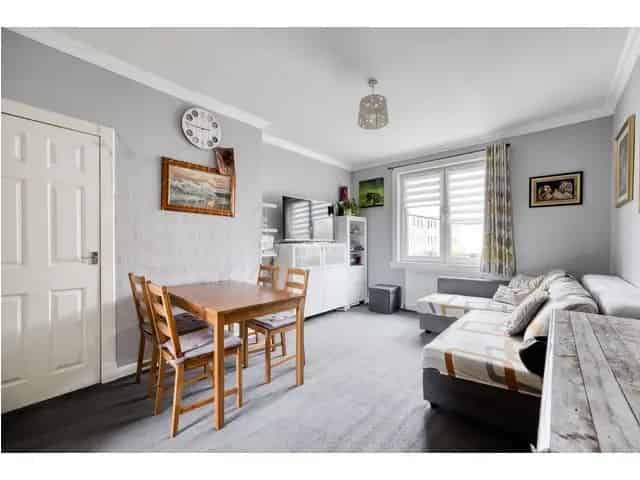 2 Bedroom Flat for Sale in Dalkeith, Midlothian