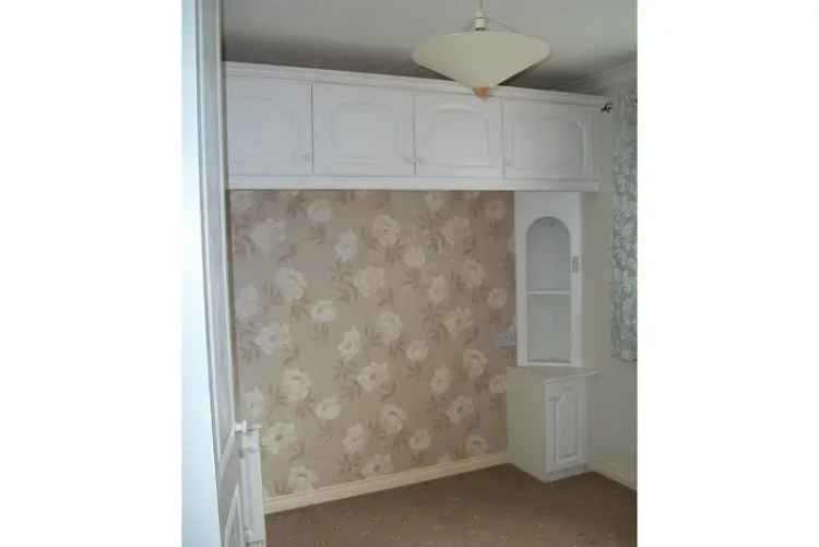 2 Bed House - Park Home with 1 Reception Room