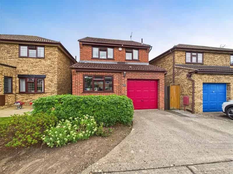 3 Bedroom Detached House for Sale Quedgeley