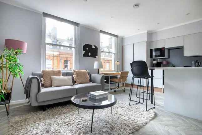 Flat to rent in Fitzrovia, London W1W