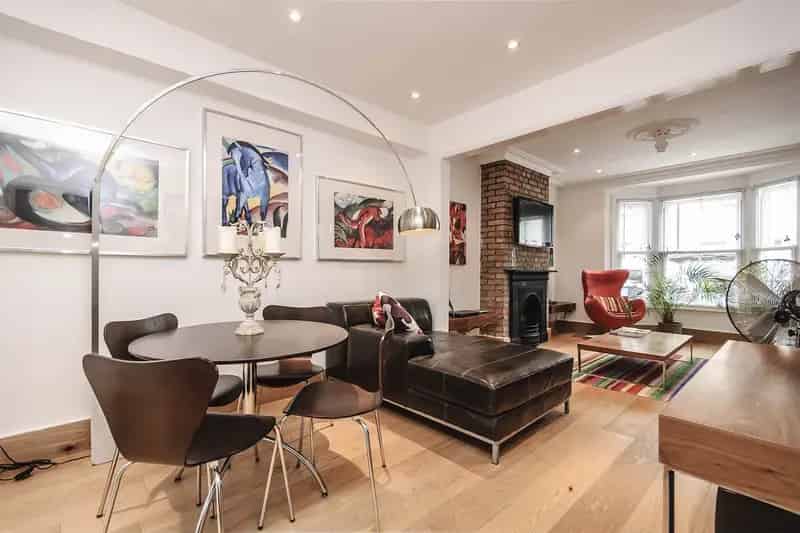 4 Bedroom Terraced House Town Centre