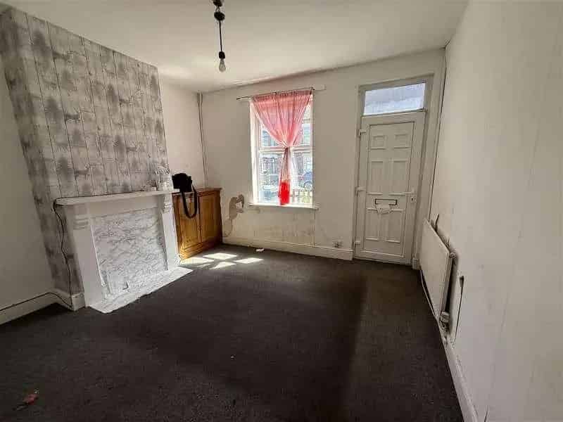 2 Bed Terrace House for Sale - No Chain