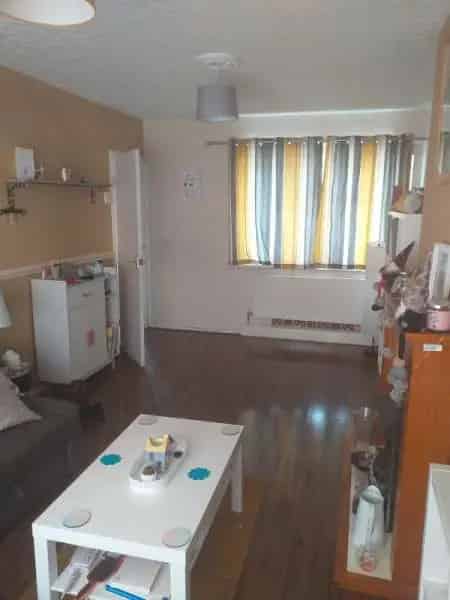Large 3 Bedroom House with Garden and Drive