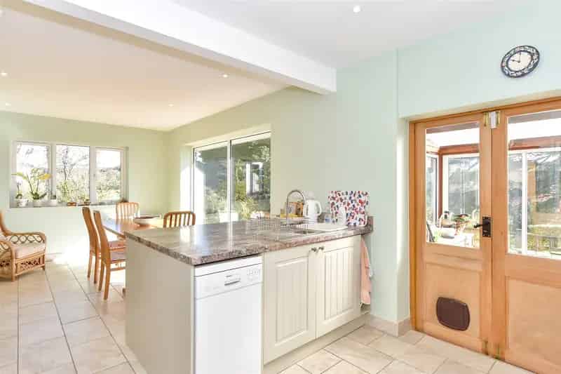 4 Bedroom Detached Bungalow with Annexes for Sale