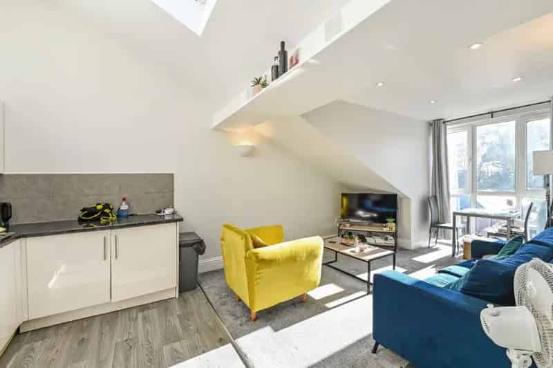 1 Bedroom Flat To Rent Available 09092025