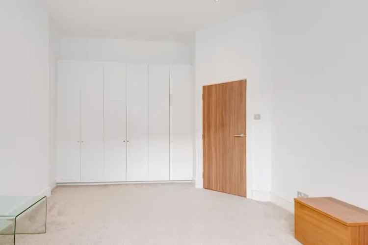 1 Bedroom Flat Apartment in London near South Hampstead
