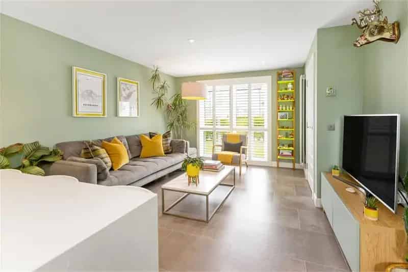 4 Bed Detached House with 1 Reception Room Craigmillar