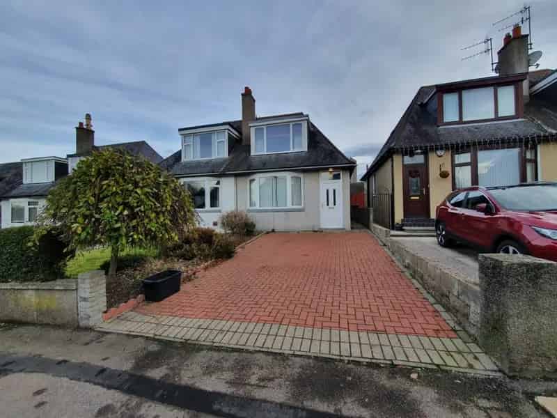 2 bedroom House
 To Rent