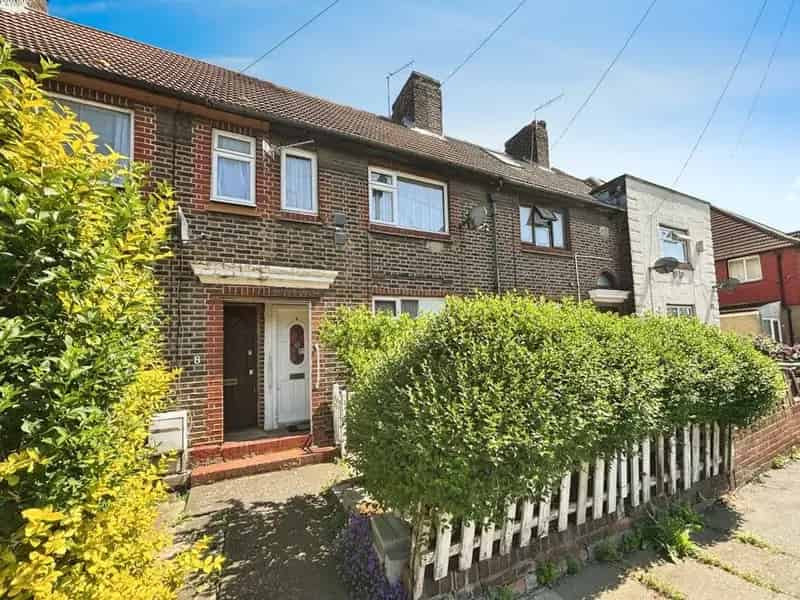 2 Bedroom Mid Terrace House for Sale London E13