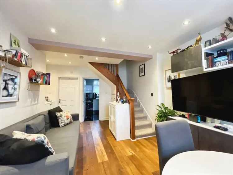 2 Bedroom Flat for Sale in London SE6 Corbett Estate