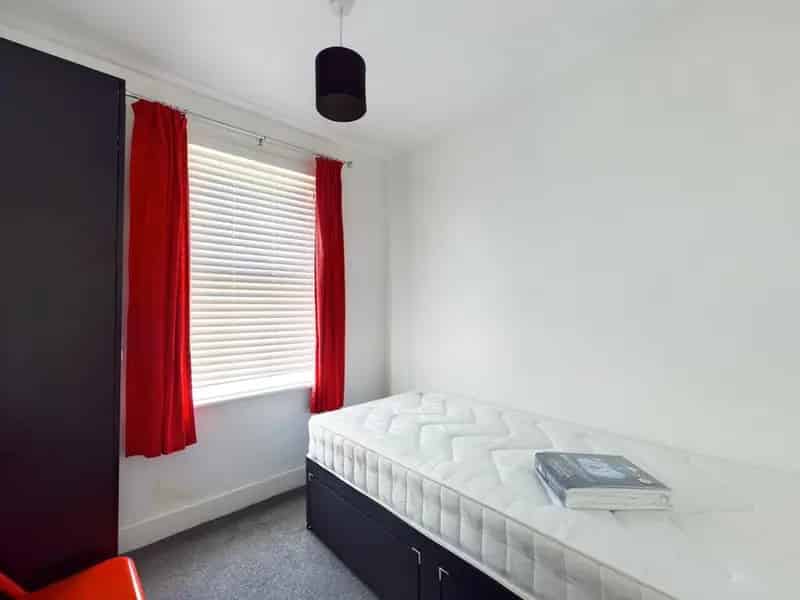 2 Bedroom Student Flat Available September 2025
