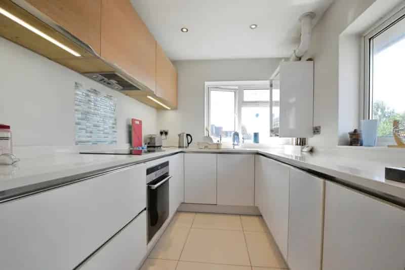 Two Double Bedroom Maisonette Near St Albans City Station