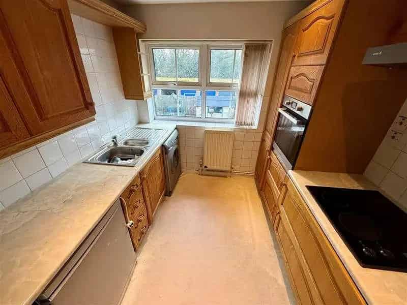 2 Bed Flat for Sale - Cash Buyers Only