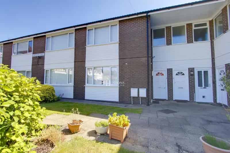2 Bedroom Ground Floor Maisonette to Rent