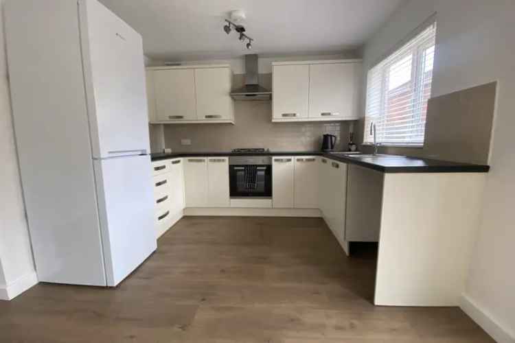3 Bedroom Semi-Detached House Kidderminster