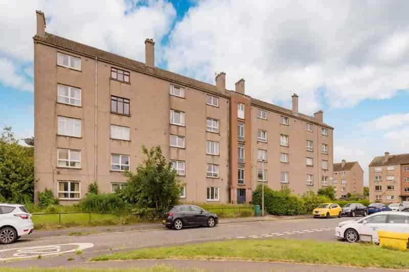 2 Bedroom Flat for Sale in Edinburgh