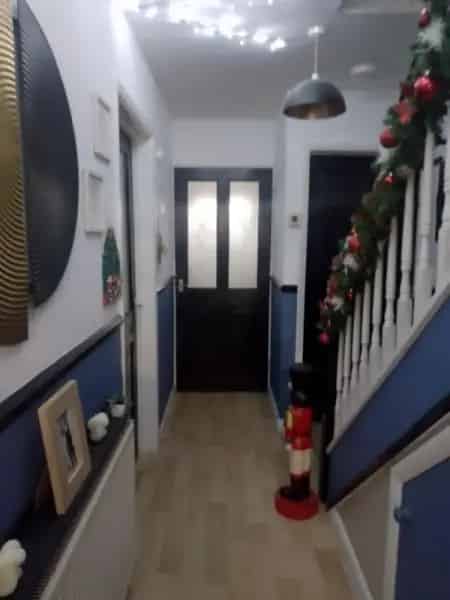3 Bed House Near Town Beach Transport