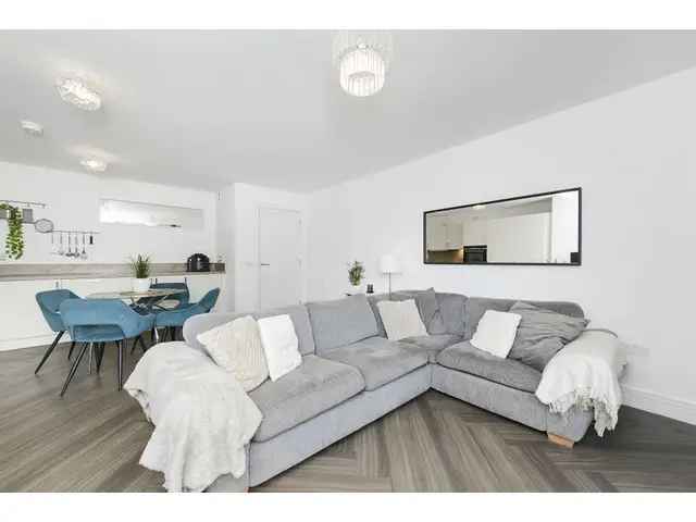 1 Bedroom Flat for Sale in Cala Development