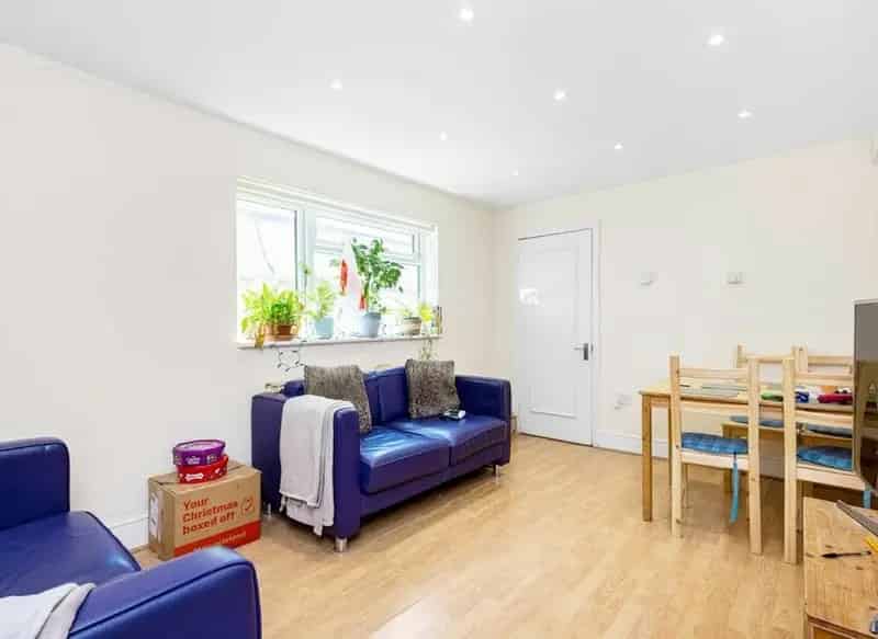 Spacious 2-Bedroom Flat near Clapham Common