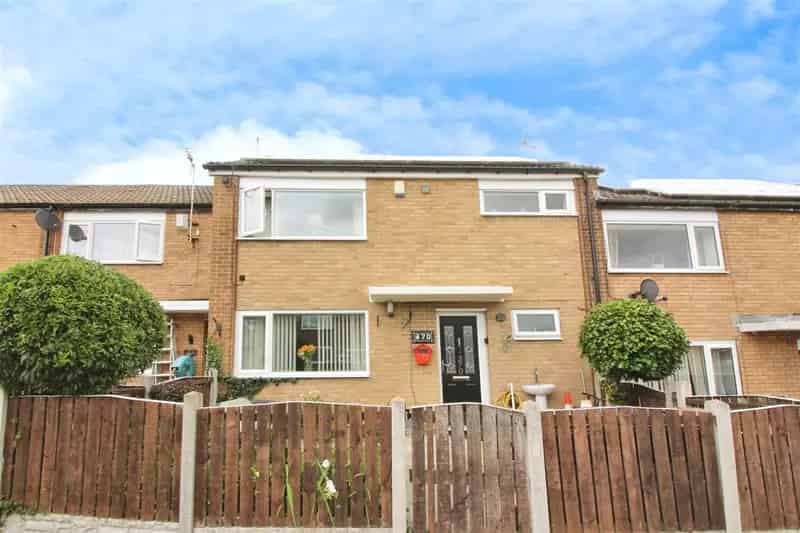3 Bedroom Mid Terrace House to Rent