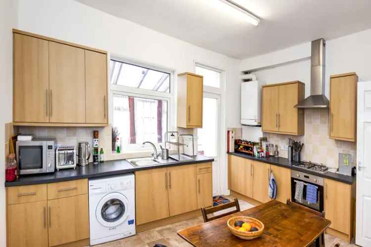 2 Bed House Near Blackhorse Road Station Walthamstow