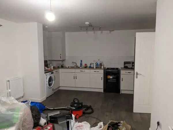 Flat For Rent in Mid Sussex, England