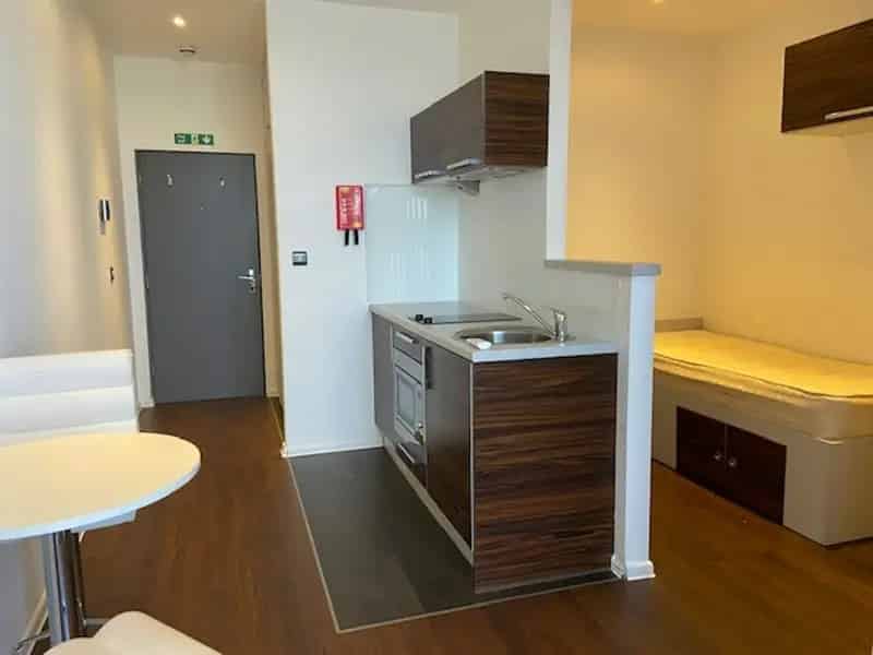 Modern Guildford Student Studio Flat Bills Included