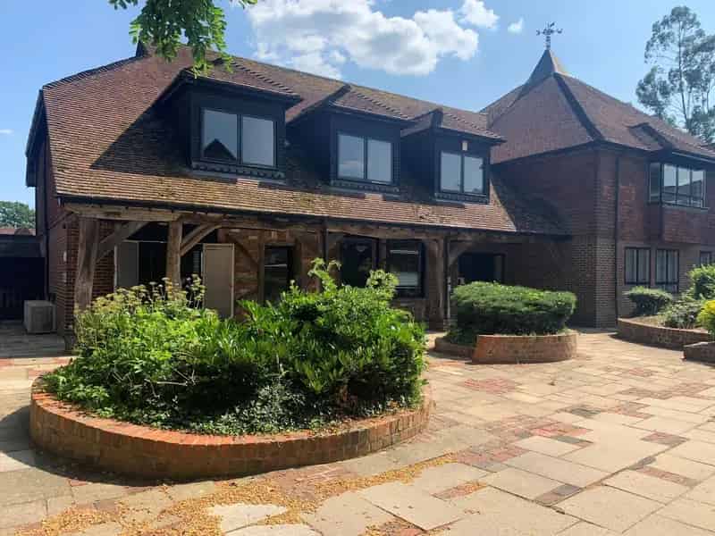 Town Centre Office Suite Wokingham Period Features Parking