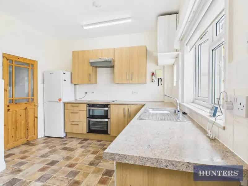 4 Bedroom House to Rent Near Beach and Town Centre